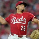 Los Reds colocan a Chase Burns en la lista de lesionados por una distensión inguinal