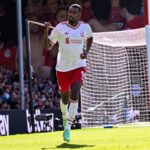 Isak responde con el gol decisivo y alimenta la esperanza del Liverpool