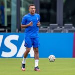 Kylian Mbappé se ausenta del entrenamiento de Francia por un cuadro gripal