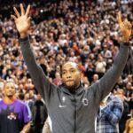 Kawhi Leonard sella su continuidad con los Raptors: extensión millonaria