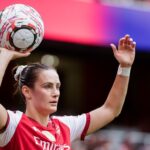 Emily Fox renueva su compromiso con el Arsenal