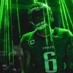 DeVonta Smith se consolida como el receptor número uno de los Eagles