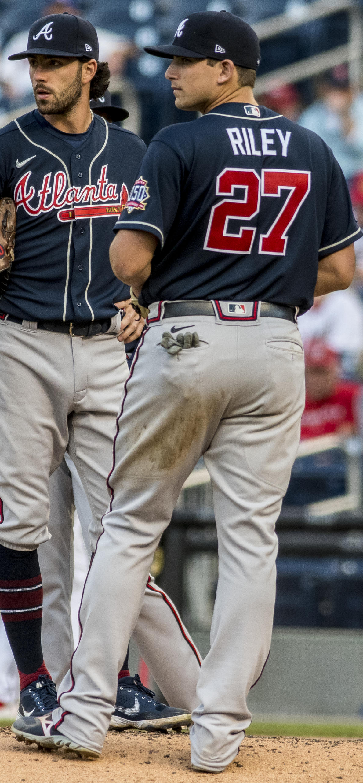 Austin Riley guía la victoria de los Braves sobre los Phillies con cuadrangular en el octavo inning
